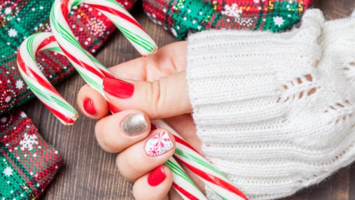 Christmas Nails To Soak In The Festive Cheer