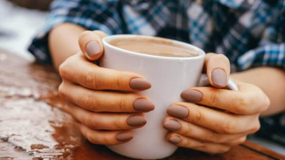 Professional Beauty India brings you Mocha Mousse nail art that will be a hit amongst your clients in the upcoming year. Have a look!
